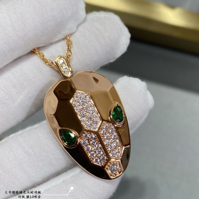 Bv1g*ai necklaces
